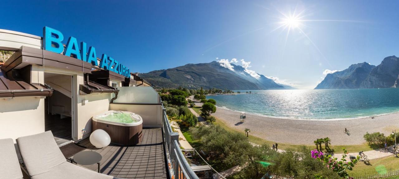 Hotel Baia Azzurra - Lake Front Torbole Sul Garda Exterior foto
