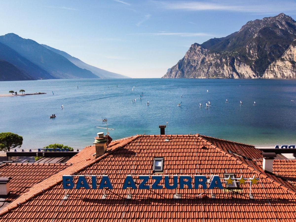 Hotel Baia Azzurra - Lake Front Torbole Sul Garda Exterior foto