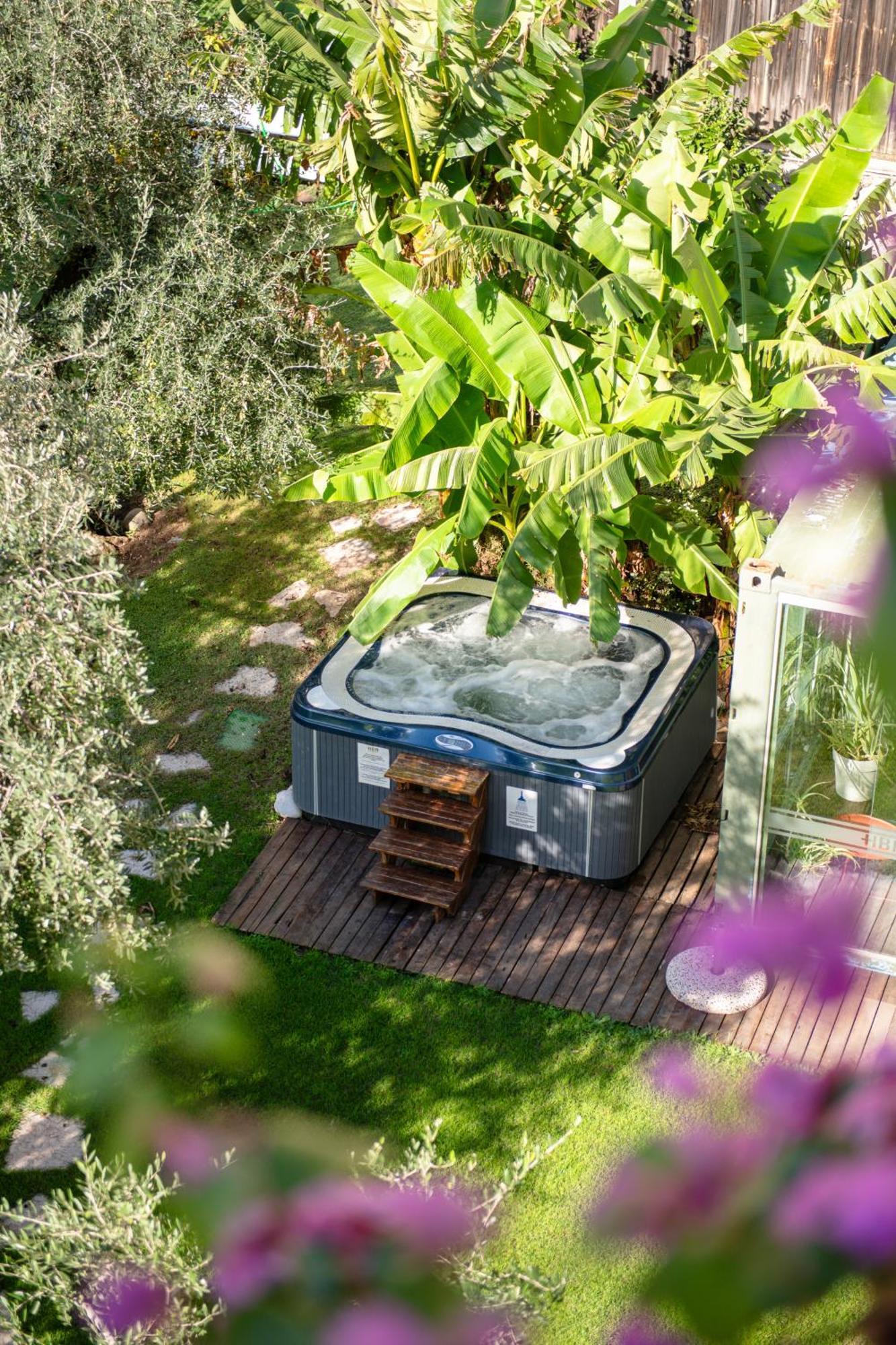 Hotel Baia Azzurra - Lake Front Torbole Sul Garda Exterior foto